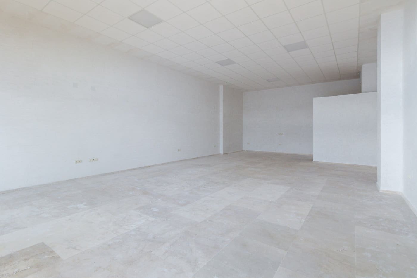 Erhverv til leje i Gandia med garage - € 1.400 (Ref: 6184815)