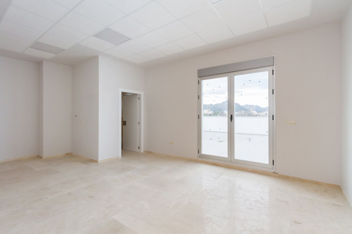 Office for rent in Gandia with garage - € 1,300 (Ref: 6184823)