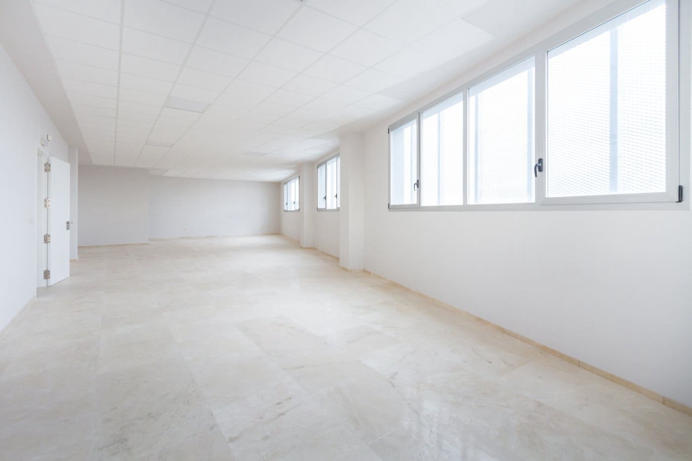 Office for rent in Gandia with garage - € 1,300 (Ref: 6184823)