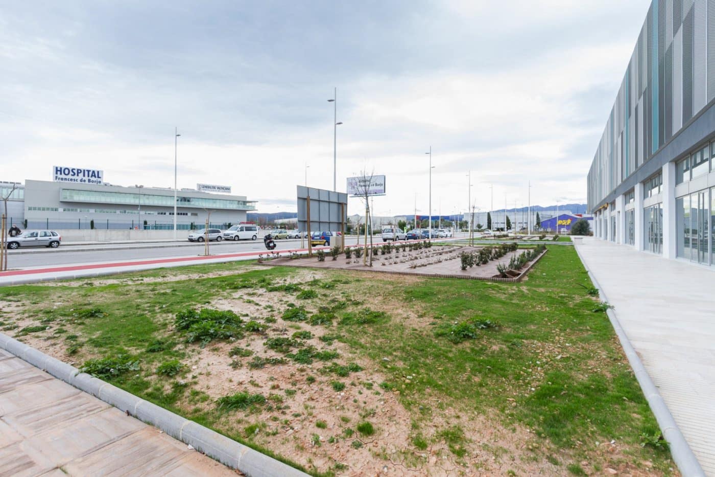 Office for rent in Gandia with garage - € 1,300 (Ref: 6184823)