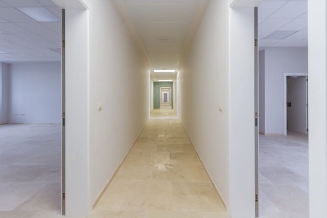 Kontor til leje i Gandia med garage - € 650 (Ref: 6184824)