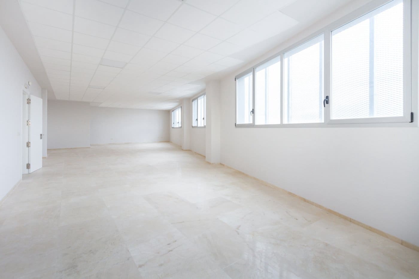 Kontor til leje i Gandia med garage - € 7.000 (Ref: 6184847)