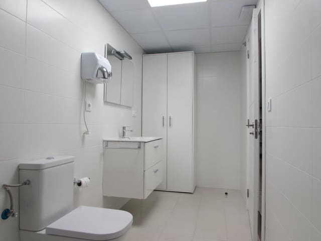 Kontor til leje i Gandia - € 600 (Ref: 6184850)