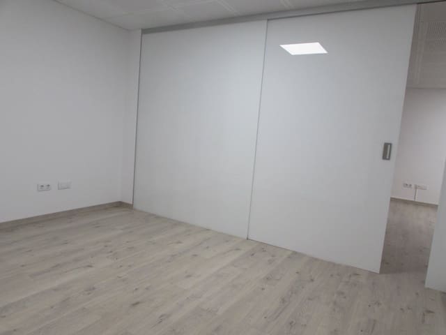 Kontor til leje i Gandia - € 600 (Ref: 6184850)