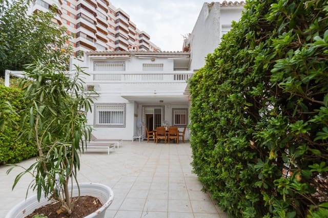 Villa/Maison Mitoyenne de 3 chambres à louer à Gandia avec garage - 1 500 € (Ref: 7062628)
