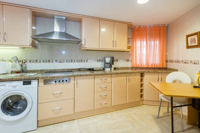 Villa/Maison Mitoyenne de 3 chambres à louer à Gandia avec garage - 1 500 € (Ref: 7062628)