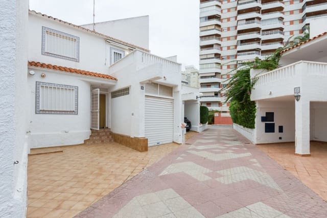 Villa/Maison Mitoyenne de 3 chambres à louer à Gandia avec garage - 1 500 € (Ref: 7062628)
