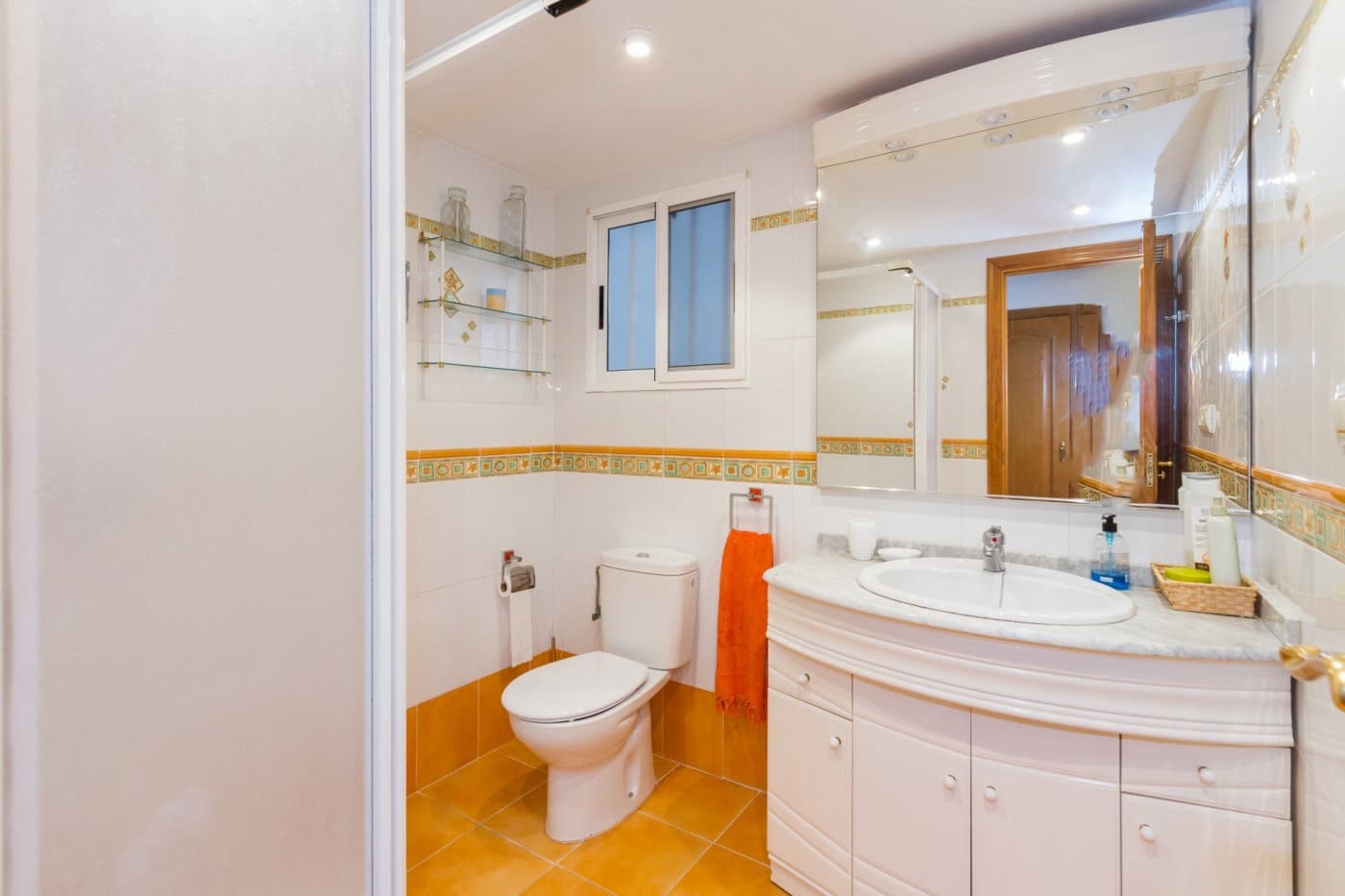 Adosado de 3 habitaciones en Gandia en alquiler con garaje - 1.300 € (Ref: 7062628)