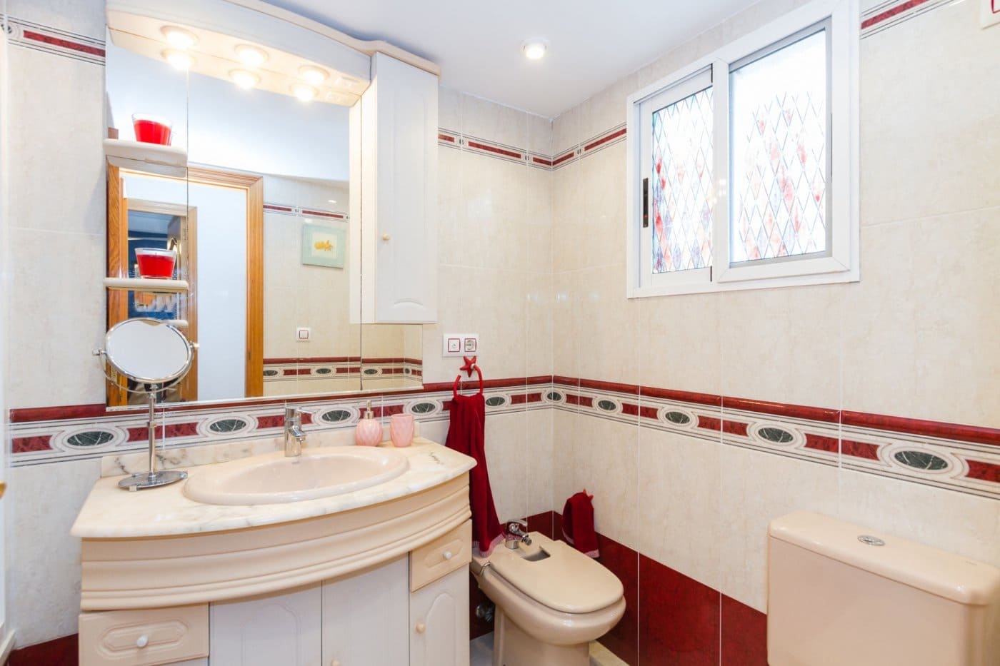 Adosado de 3 habitaciones en Gandia en alquiler con garaje - 1.300 € (Ref: 7062628)