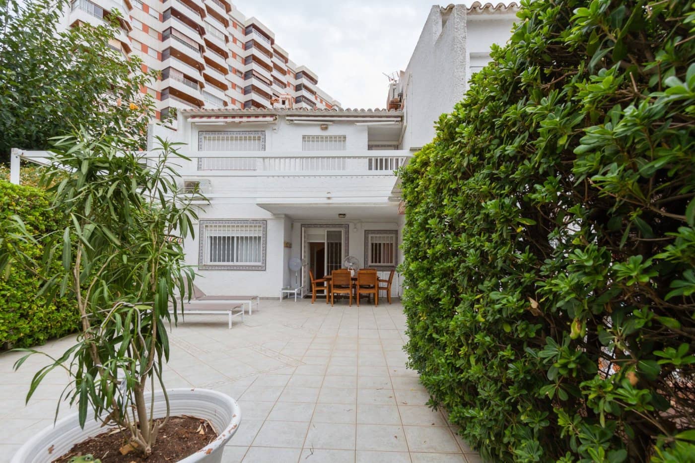 Adosado de 3 habitaciones en Gandia en alquiler con garaje - 1.300 € (Ref: 7062628)
