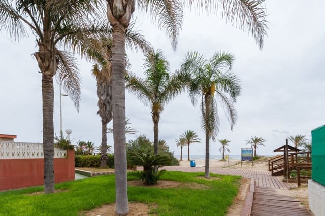 3 quarto Moradia em Banda para arrendar em Gandia com garagem - 1 300 € (Ref: 7062628)