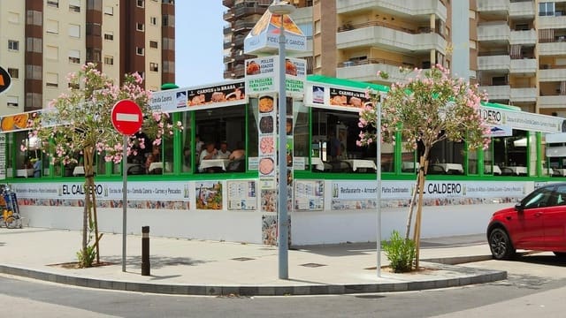 Commercial for sale in Gandia - € 350,000 (Ref: 8068384)