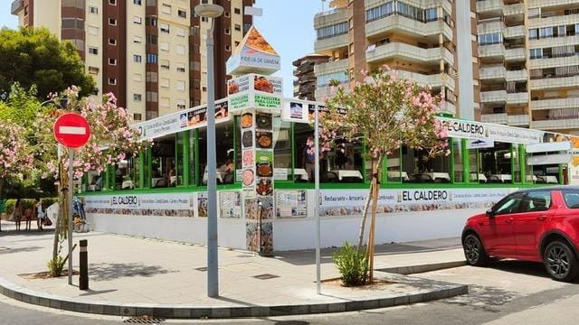 Commercial for sale in Gandia - € 350,000 (Ref: 8068384)