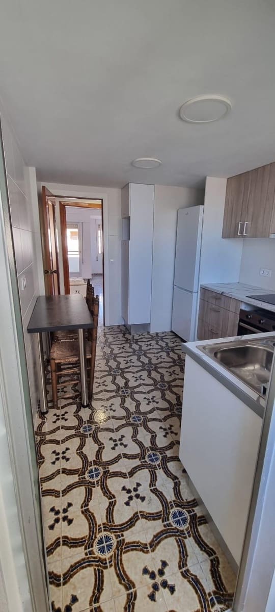 4 soveværelse Lejlighed til leje i Gandia med garage - € 750 (Ref: 8284933)