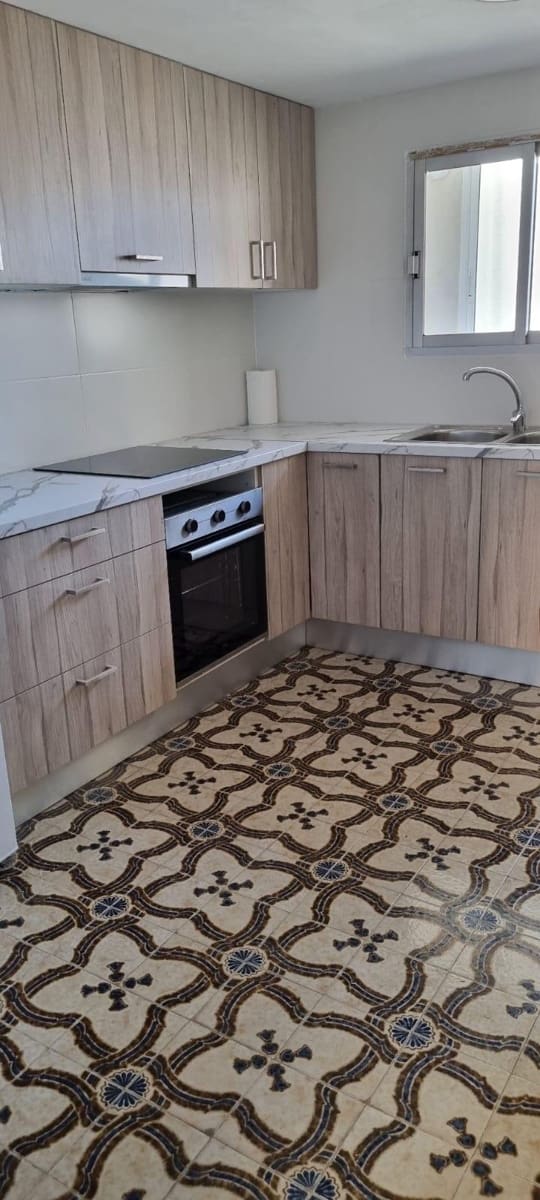 4 soveværelse Lejlighed til leje i Gandia med garage - € 750 (Ref: 8284933)