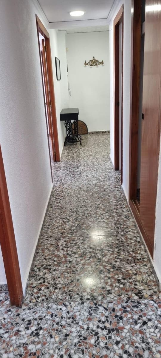 4 soveværelse Lejlighed til leje i Gandia med garage - € 750 (Ref: 8284933)