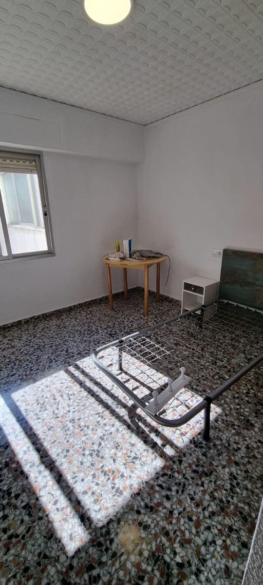 4 soveværelse Lejlighed til leje i Gandia med garage - € 750 (Ref: 8284933)