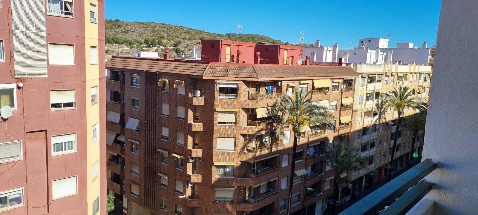 4 soveværelse Lejlighed til leje i Gandia med garage - € 750 (Ref: 8284933)