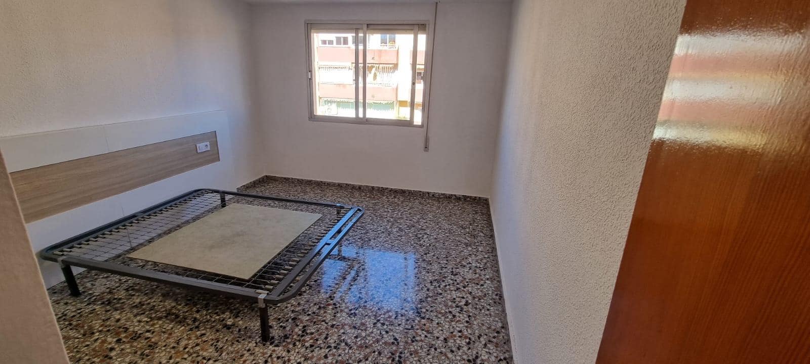 4 soveværelse Lejlighed til leje i Gandia med garage - € 750 (Ref: 8284933)