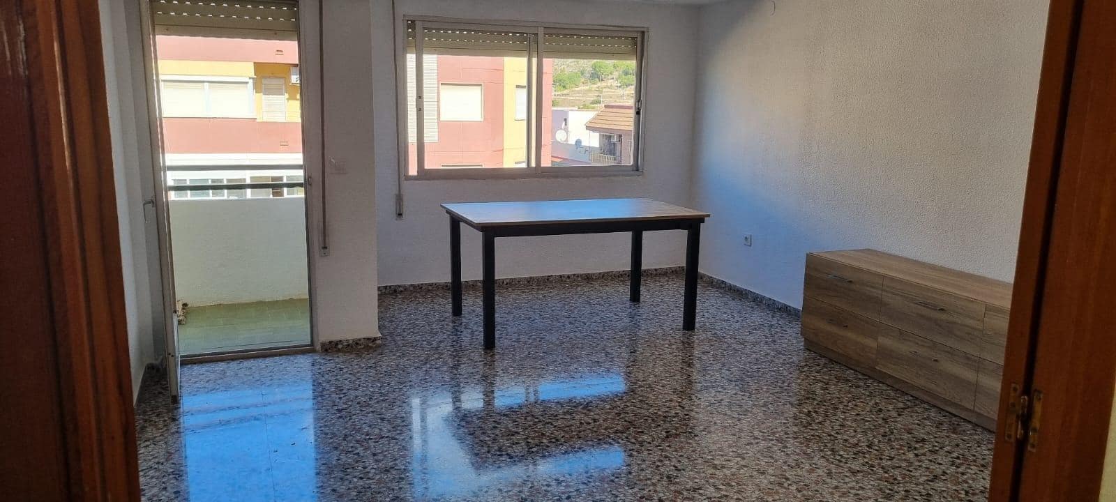 4 soveværelse Lejlighed til leje i Gandia med garage - € 750 (Ref: 8284933)
