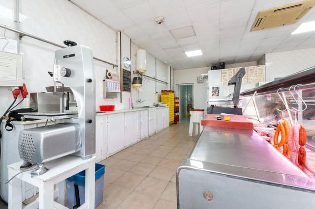 Commercial for sale in Gandia - € 69,900 (Ref: 8450192)