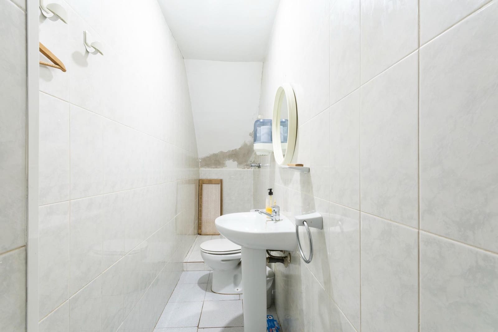 Commercial for sale in Gandia - € 69,900 (Ref: 8450192)