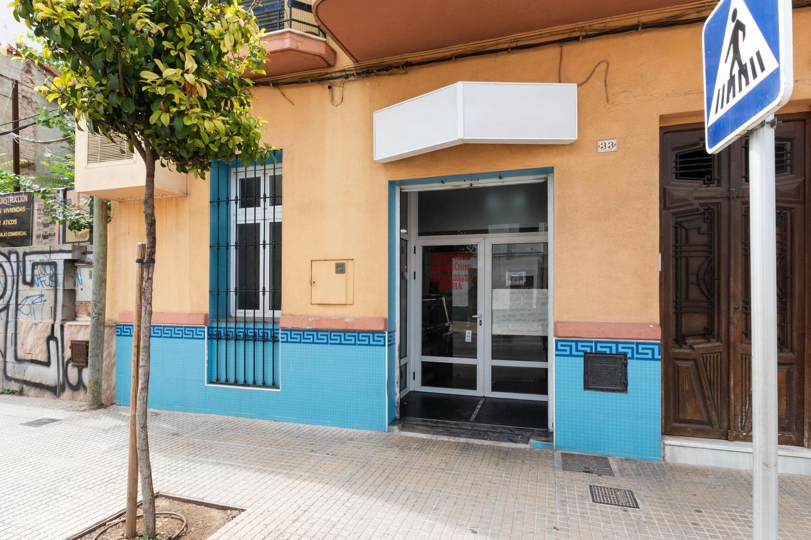 Commercial for sale in Gandia - € 69,900 (Ref: 8450192)