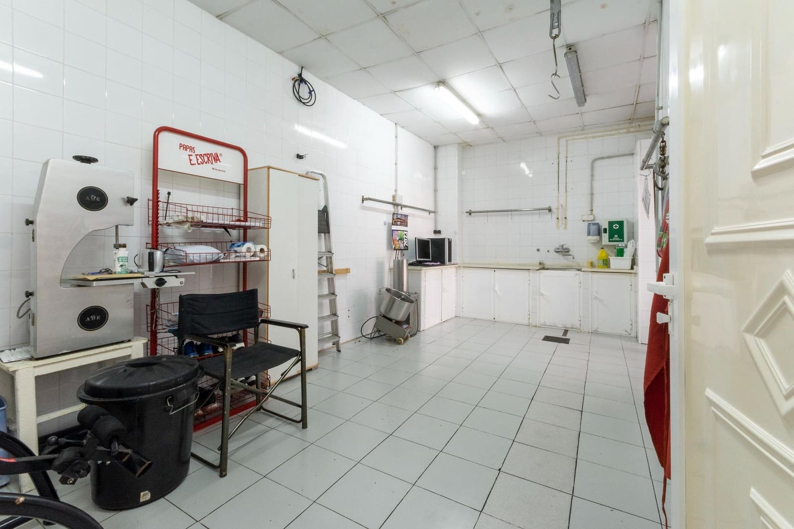 Commercial for sale in Gandia - € 69,900 (Ref: 8450192)