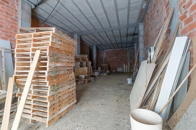 Commercieel te koop in Gandia - € 110.000 (Ref: 8544883)