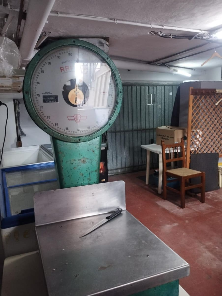 Comercial para venda em Gandia com garagem - 175 000 € (Ref: 8561727)