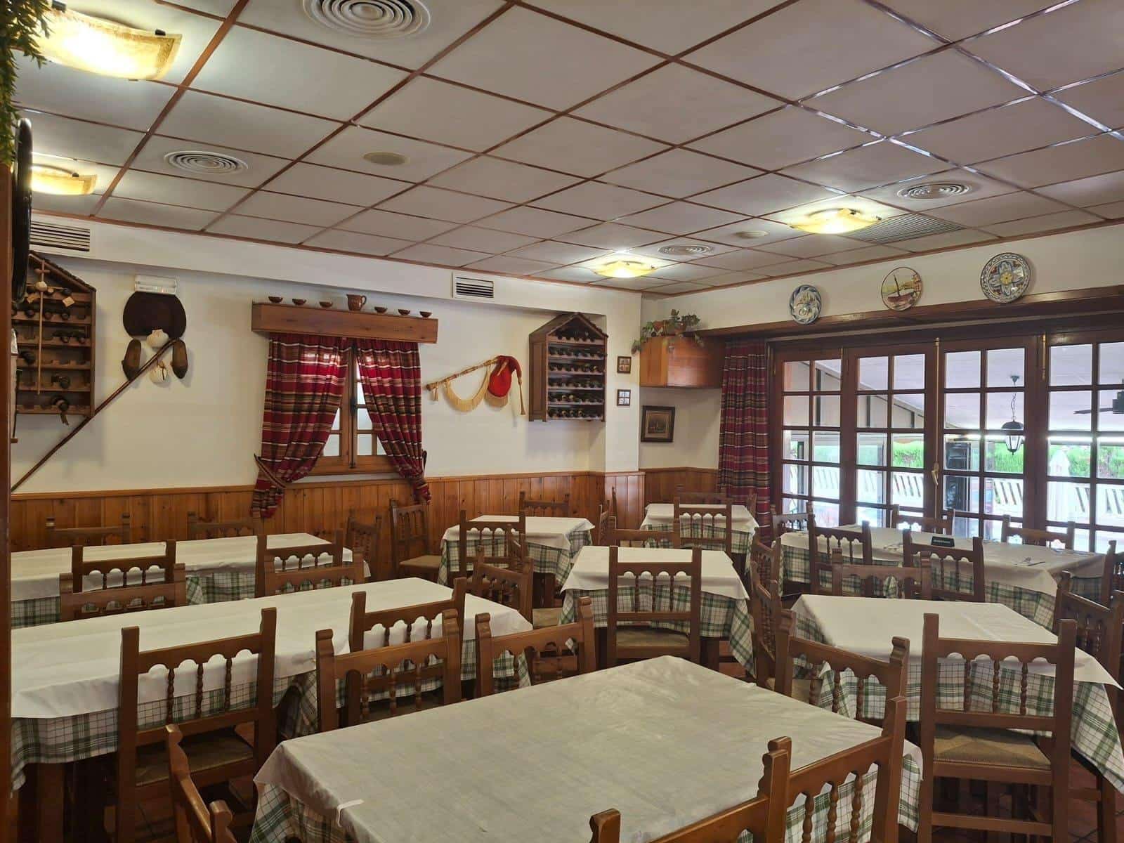 Comercial para venda em Gandia com garagem - 175 000 € (Ref: 8561727)