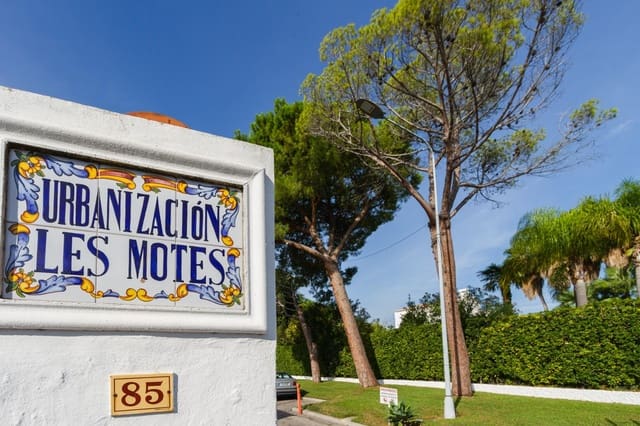 5 bedroom Villa for sale in Gandia with pool garage - € 550,000 (Ref: 8565325)