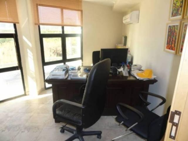 Business for sale in Almoines - € 1,200,000 (Ref: 8636516)