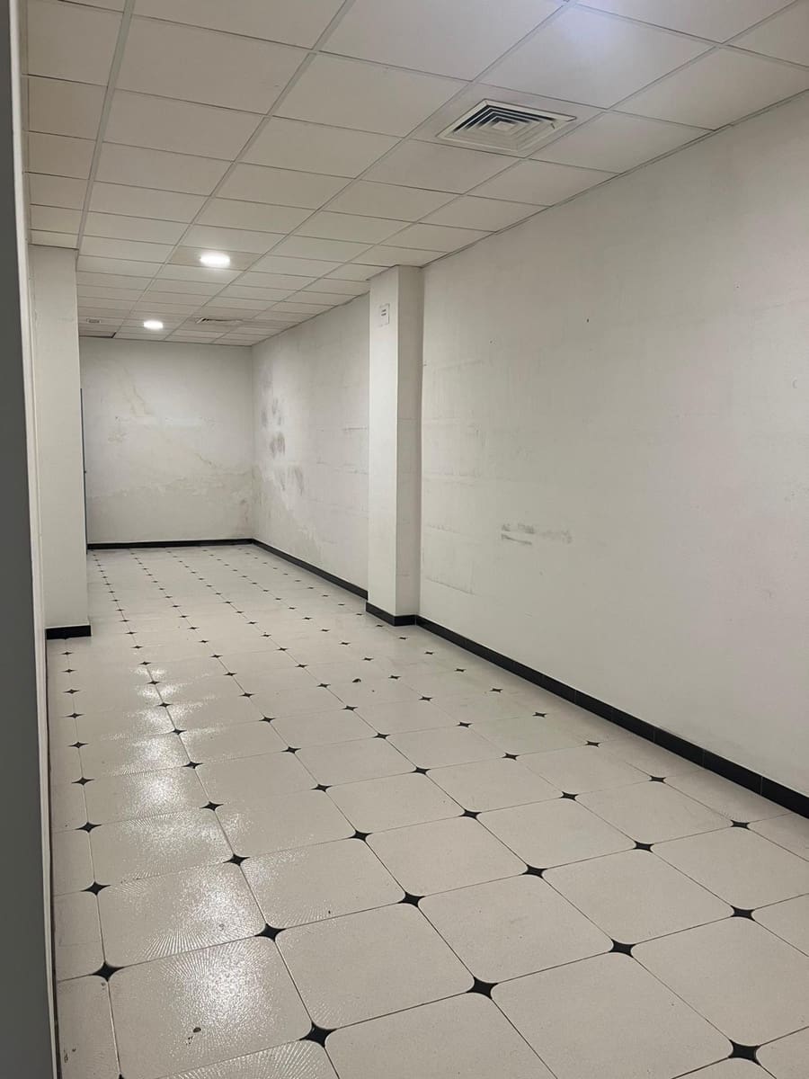 Komercyjne do wynajęcia w Gandia z garażem - 1 200 € (Ref: 8668389)