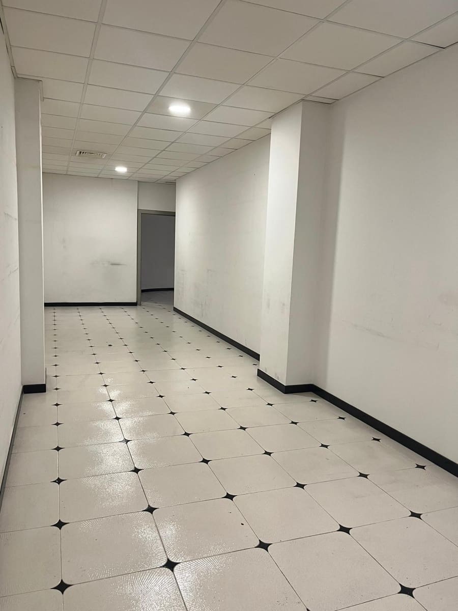 Komercyjne do wynajęcia w Gandia z garażem - 1 200 € (Ref: 8668389)