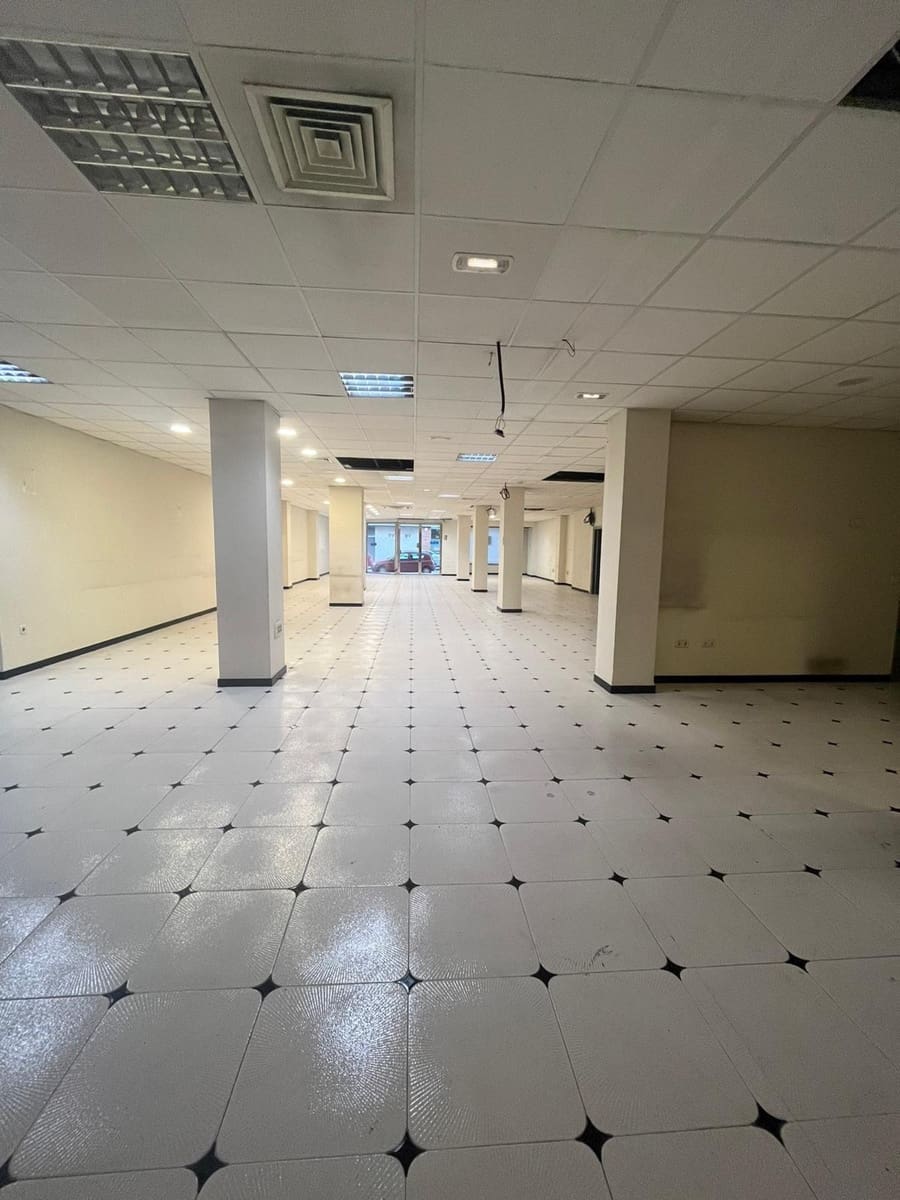 Komercyjne do wynajęcia w Gandia z garażem - 1 200 € (Ref: 8668389)