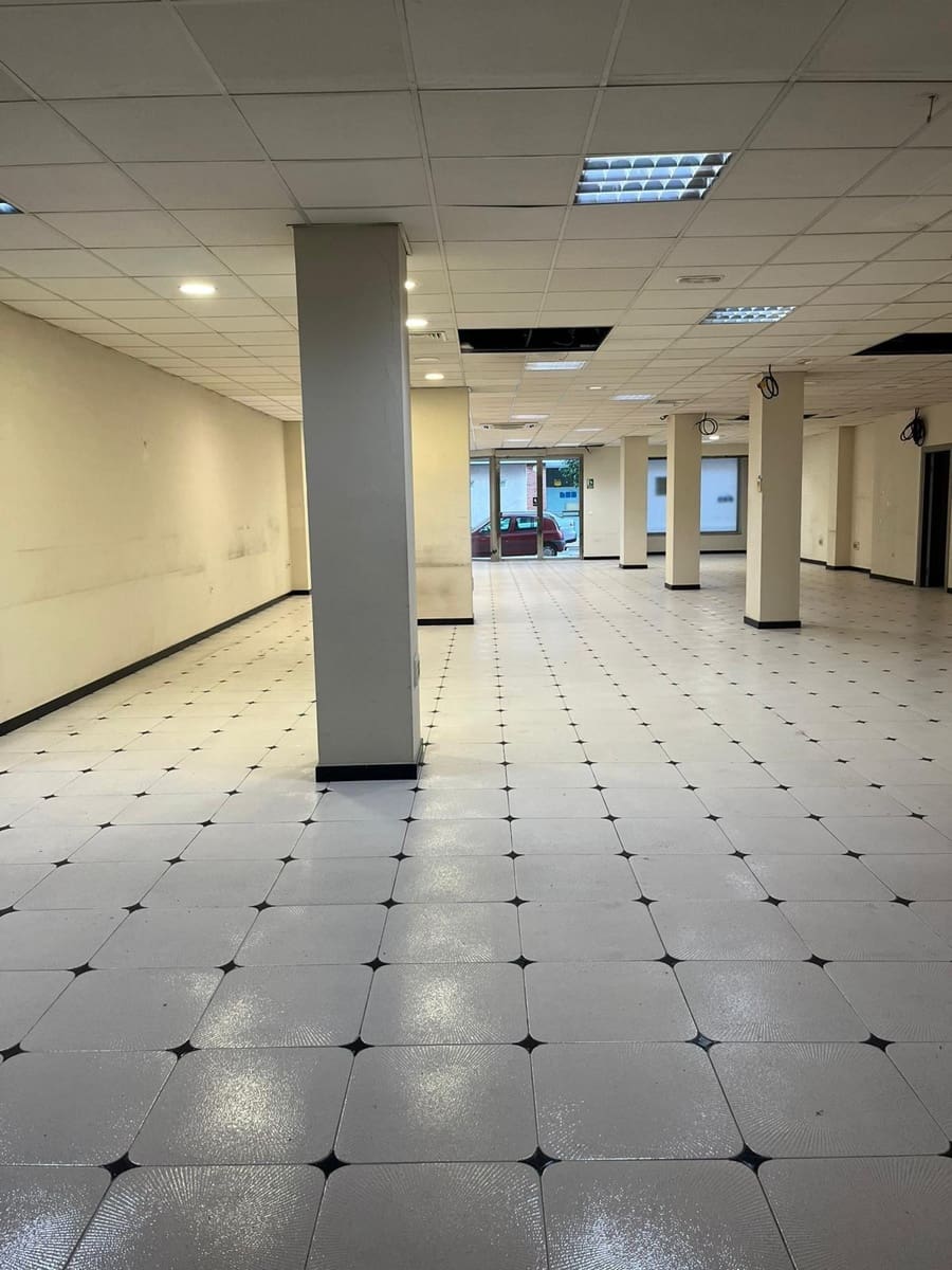 Komercyjne do wynajęcia w Gandia z garażem - 1 200 € (Ref: 8668389)