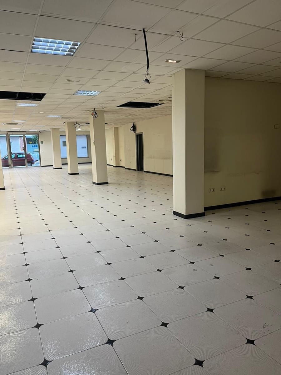 Komercyjne do wynajęcia w Gandia z garażem - 1 200 € (Ref: 8668389)