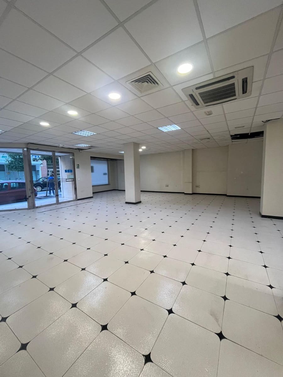 Komercyjne do wynajęcia w Gandia z garażem - 1 200 € (Ref: 8668389)