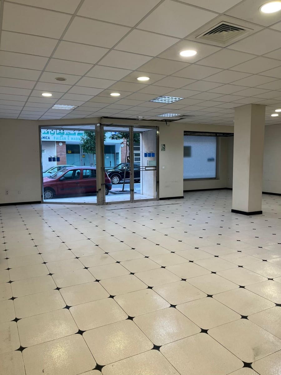 Komercyjne do wynajęcia w Gandia z garażem - 1 200 € (Ref: 8668389)