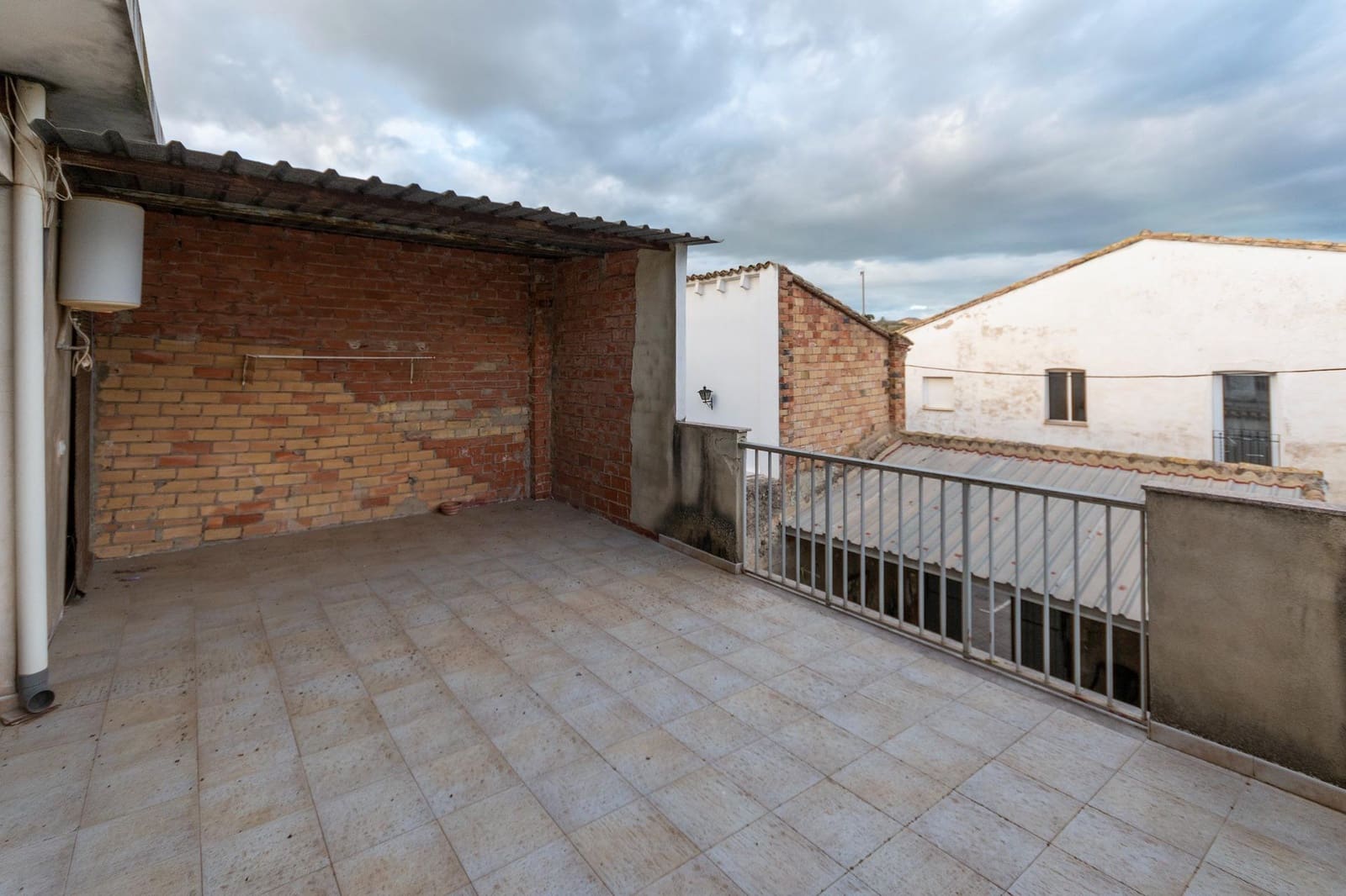 5 quarto Casa em Banda para venda em Llutxent com garagem - 175 000 € (Ref: 8696191)