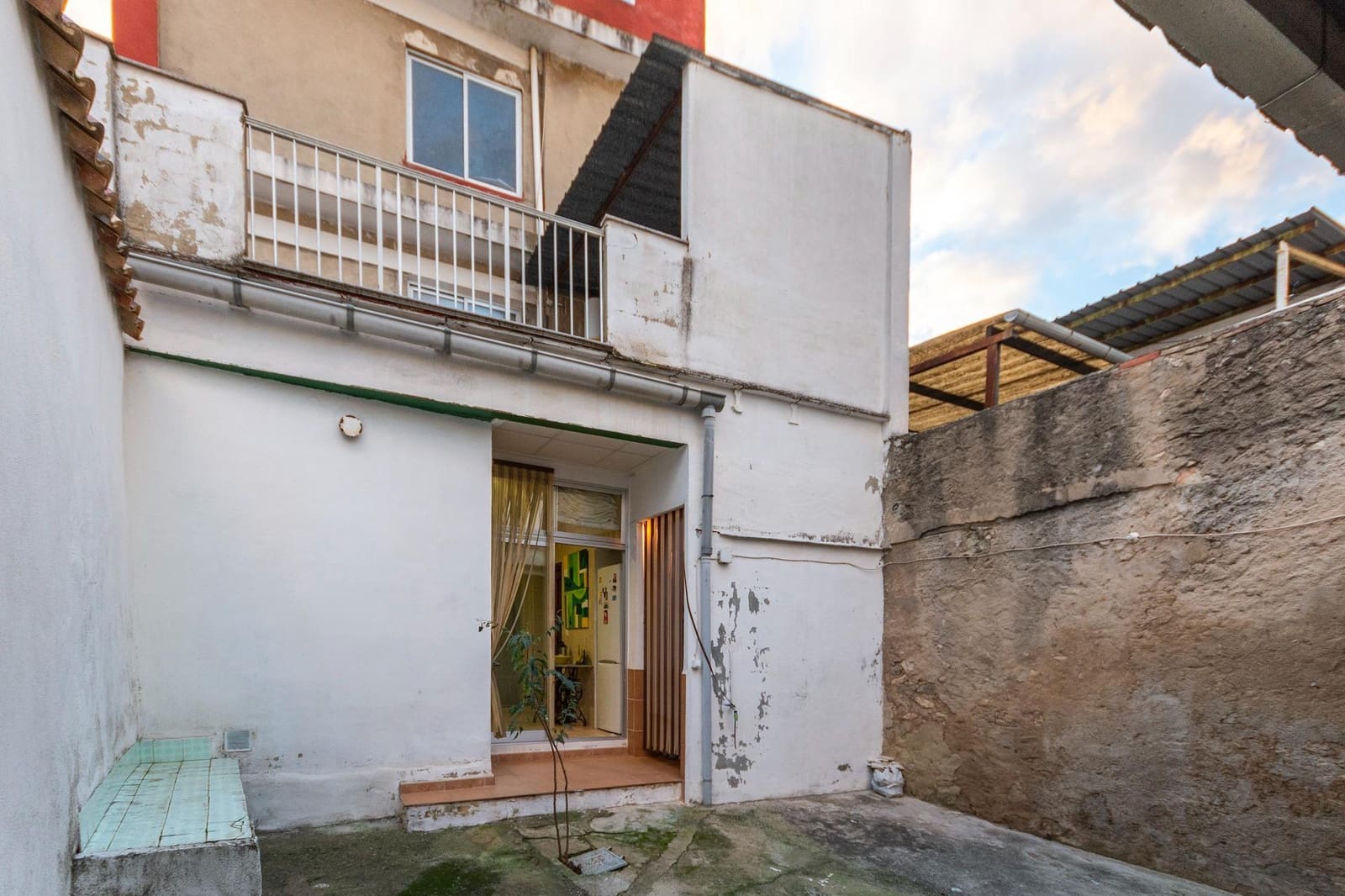 7 bedroom Townhouse for sale in Llutxent with garage - € 175,000 (Ref: 8696191)