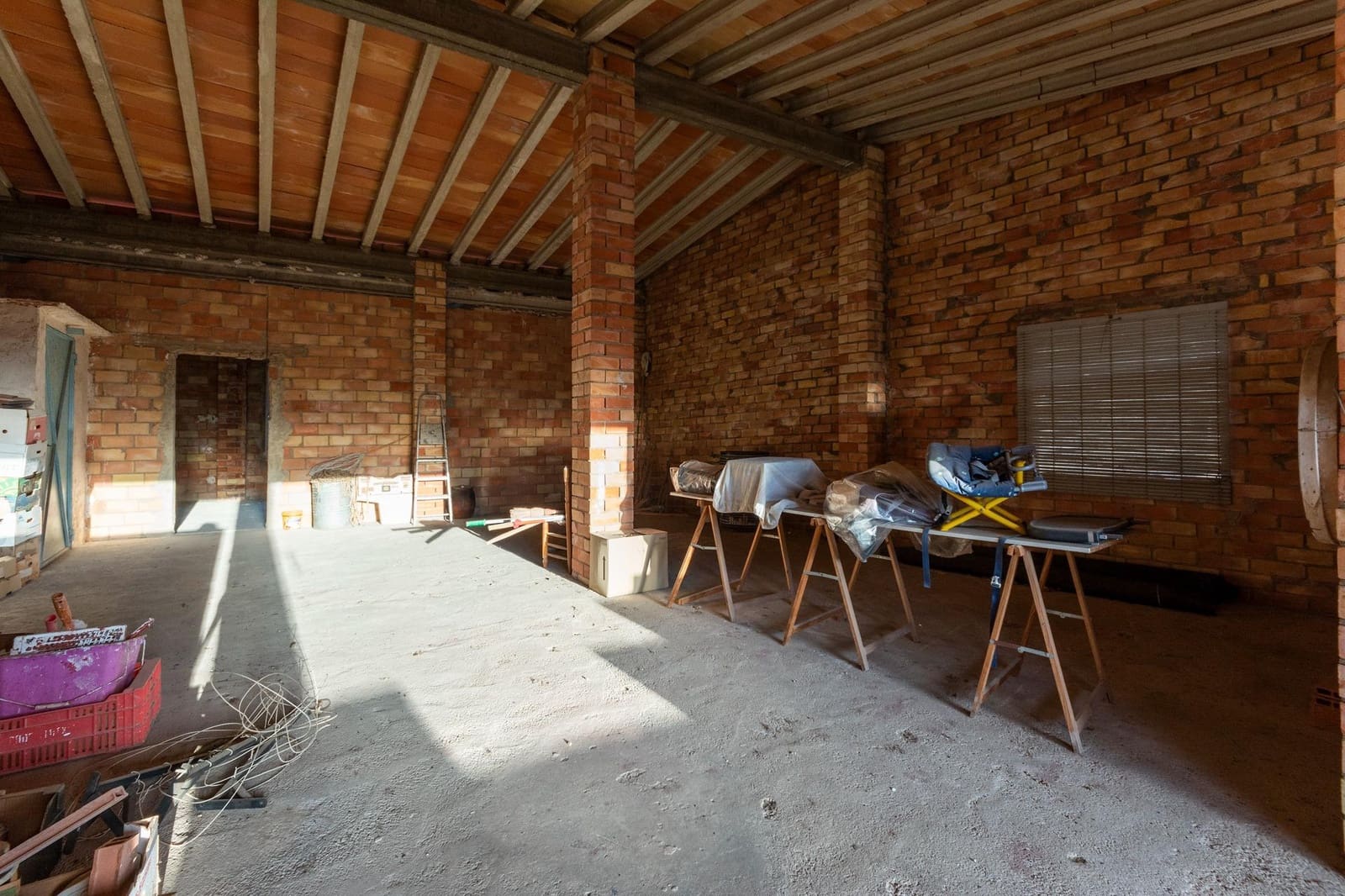 7 bedroom Townhouse for sale in Llutxent with garage - € 175,000 (Ref: 8696191)