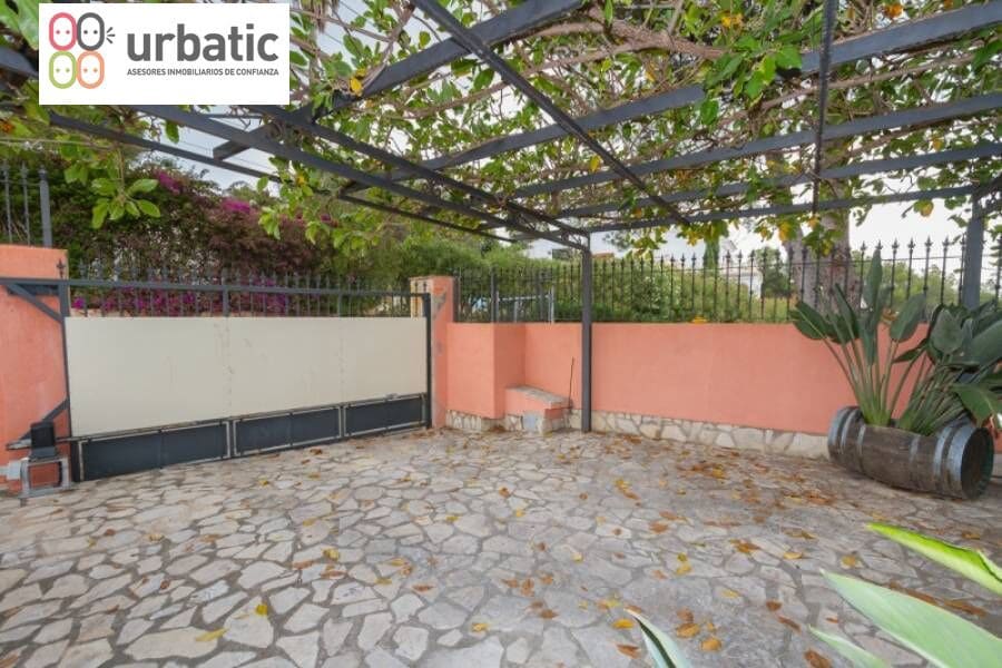 4 soverom Villa til salgs i Beniarjo med svømmebasseng garasje - € 530 000 (Ref: 8741666)