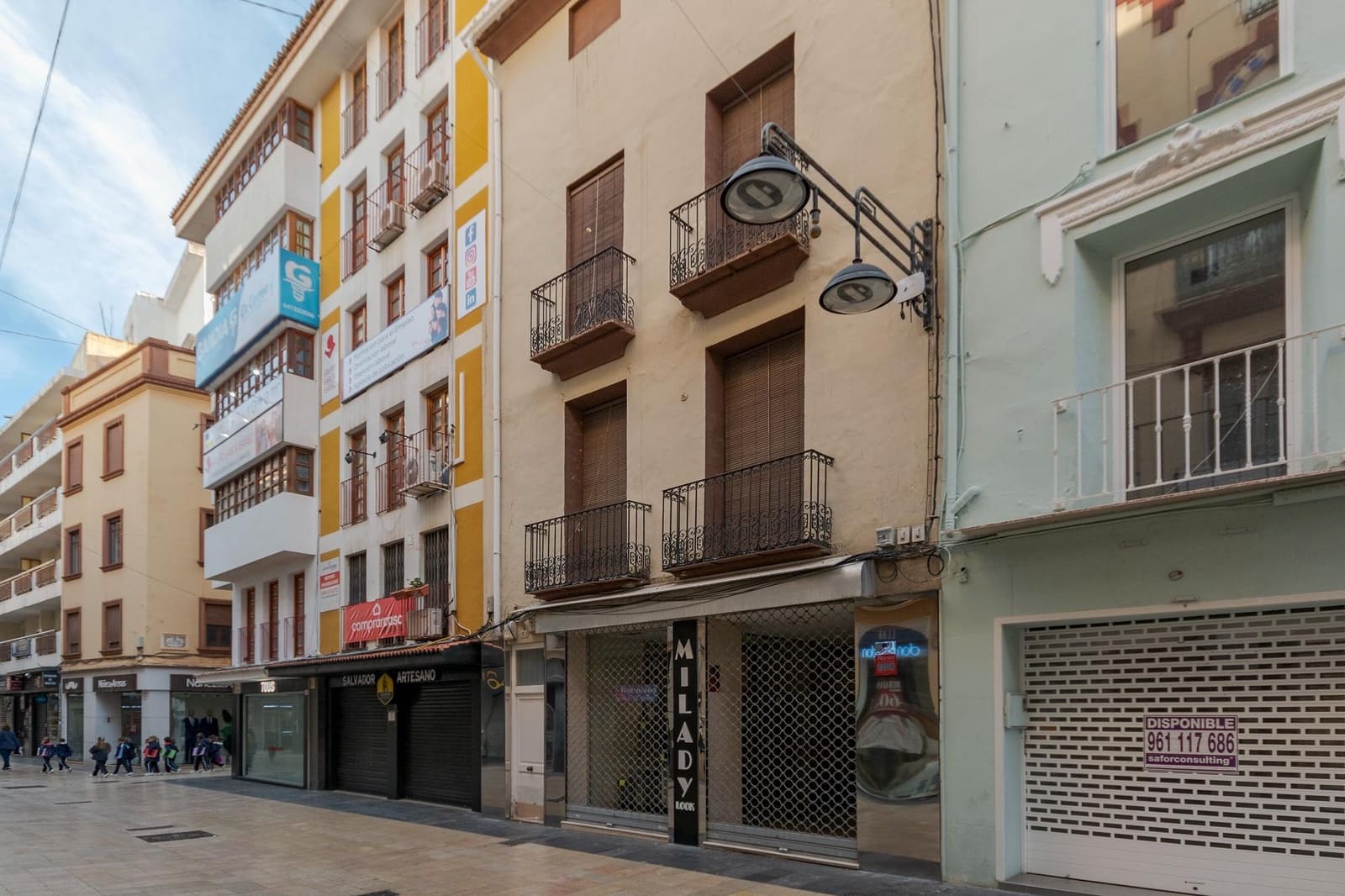 Commercial for sale in Gandia - € 390,000 (Ref: 8766957)
