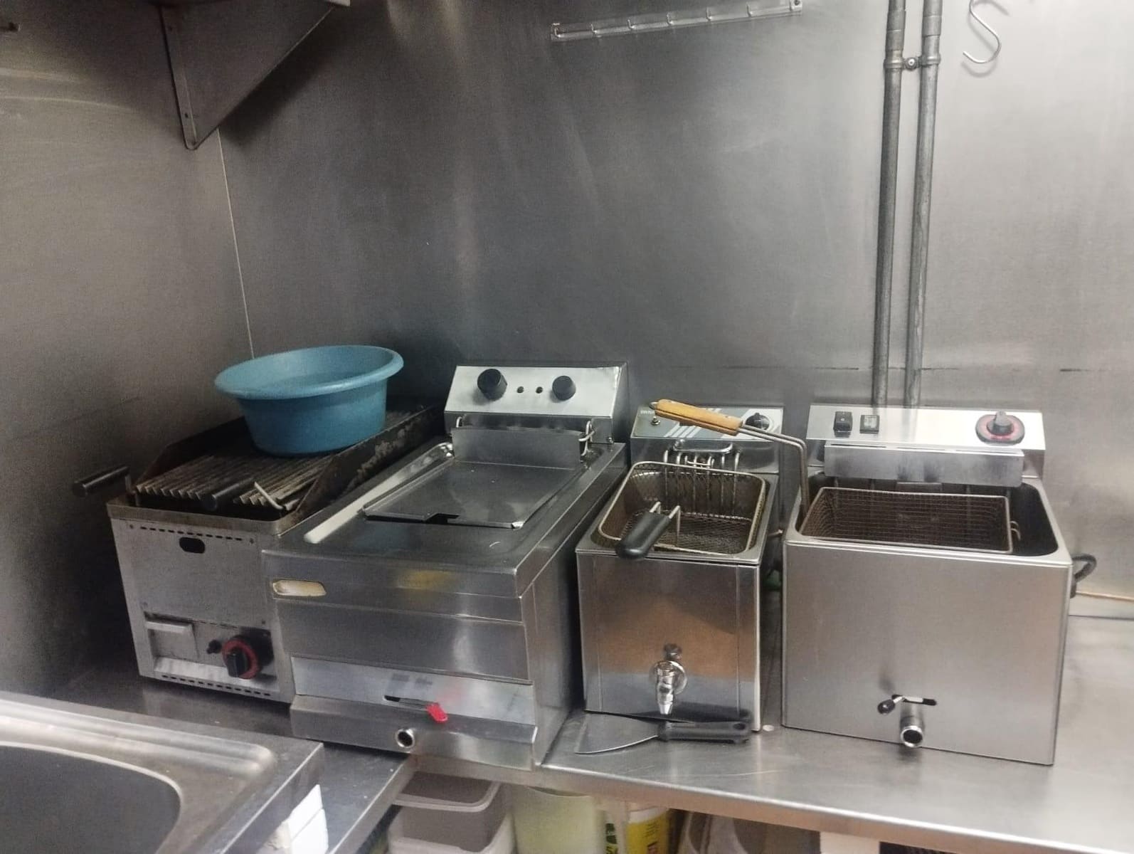 Kaupallinen vuokrattavana paikassa Gandia mukana 
autotalli - 1 700 € (Ref: 8776403)