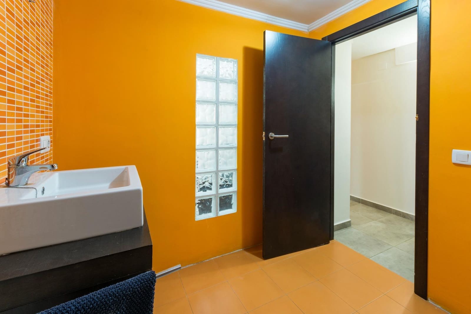 Office for sale in Gandia with garage - € 90,000 (Ref: 8786798)