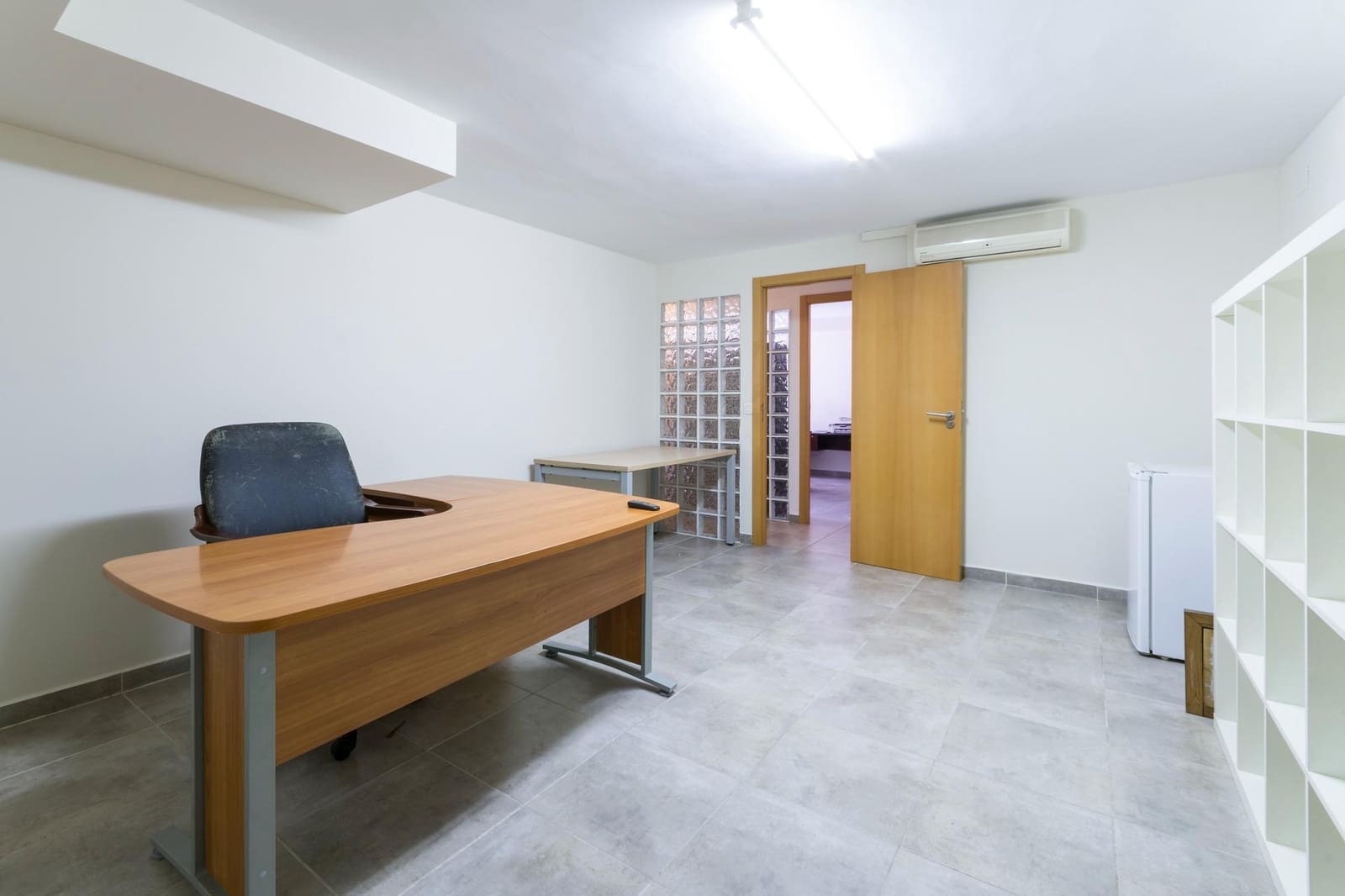 Office for sale in Gandia with garage - € 90,000 (Ref: 8786798)