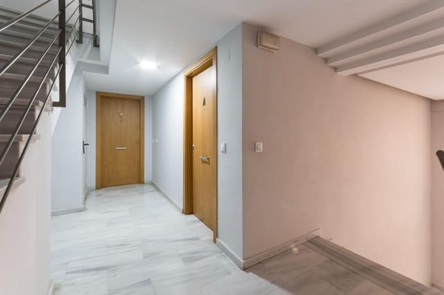 Office for sale in Gandia with garage - € 90,000 (Ref: 8786798)