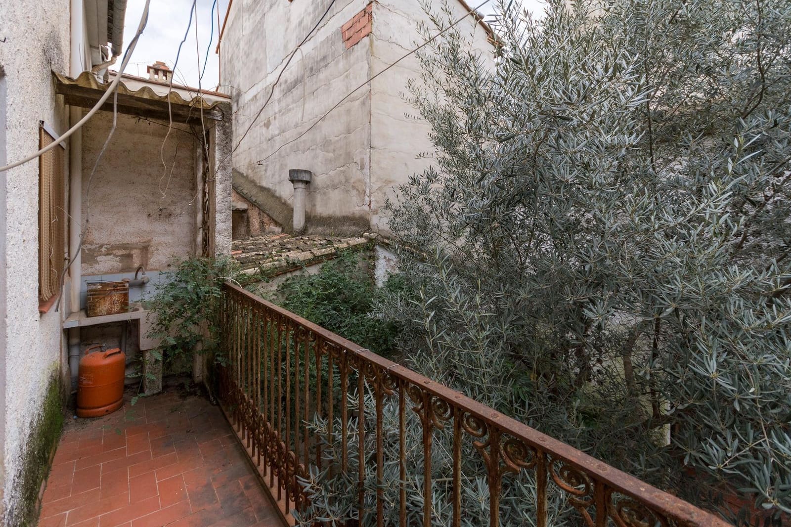 4 slaapkamer Flat te koop in Montichelvo - € 90.000 (Ref: 8886142)